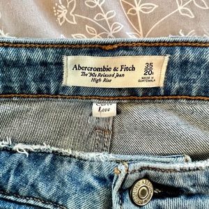 Women’s Abercrombie & Fitch High Rise Curve Love 90’s relaxed fit size 20R